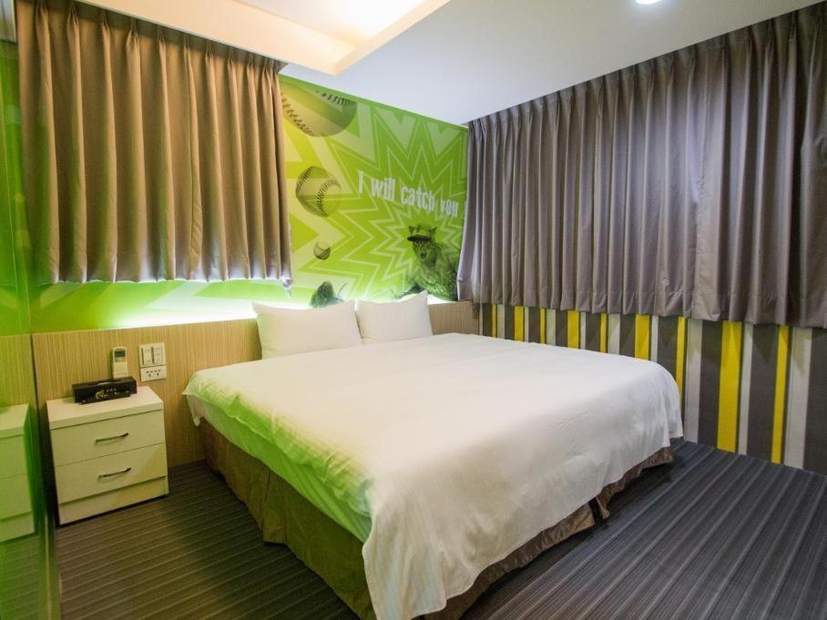 Morwing Hotel - Ocean Taipei Bagian luar foto